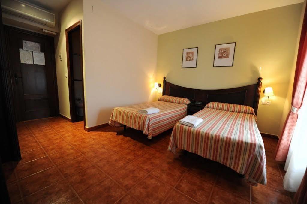Hotel Montearoma Valverde del Camino Exterior photo